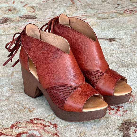 Free People Revolver Clog - Picture 2 of 10